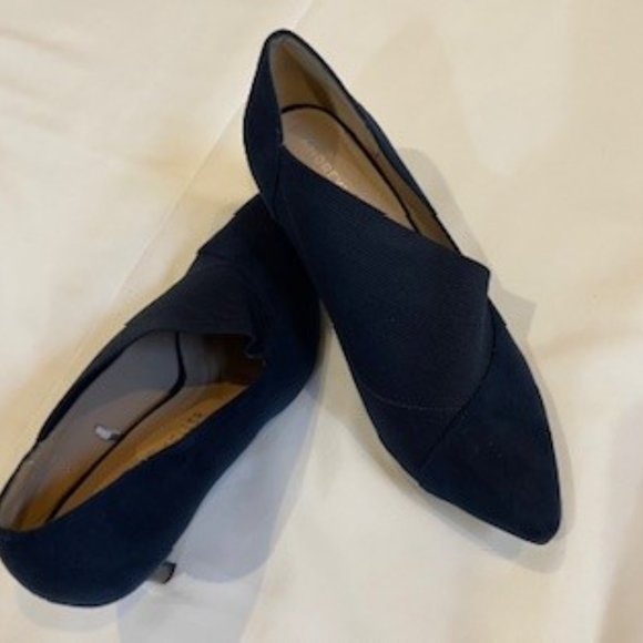 Andrew Geller Heels, Navy Blue - Picture 5 of 5